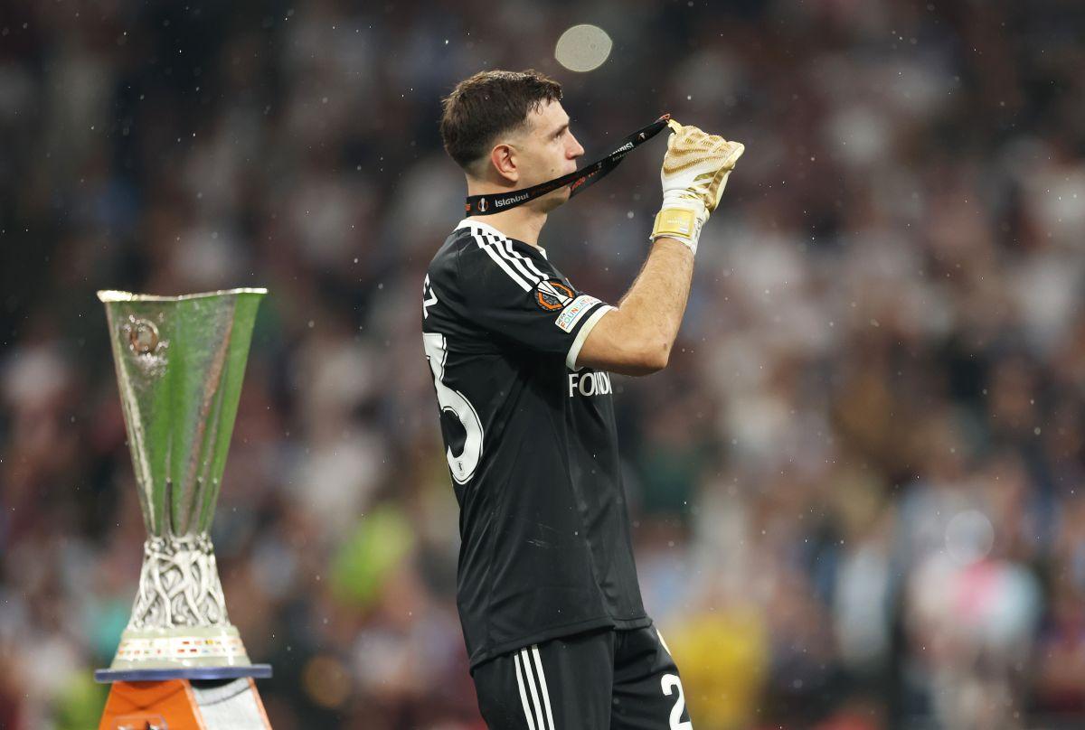 Juventus talks with Aston Villa regarding the sale of Emiliano Martinez