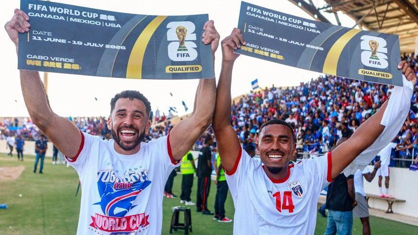 Piala Dunia 2026: Dari Pekerja Bank ke Piala Dunia - Bek Lahir Dublin Siap Hadapi Spanyol