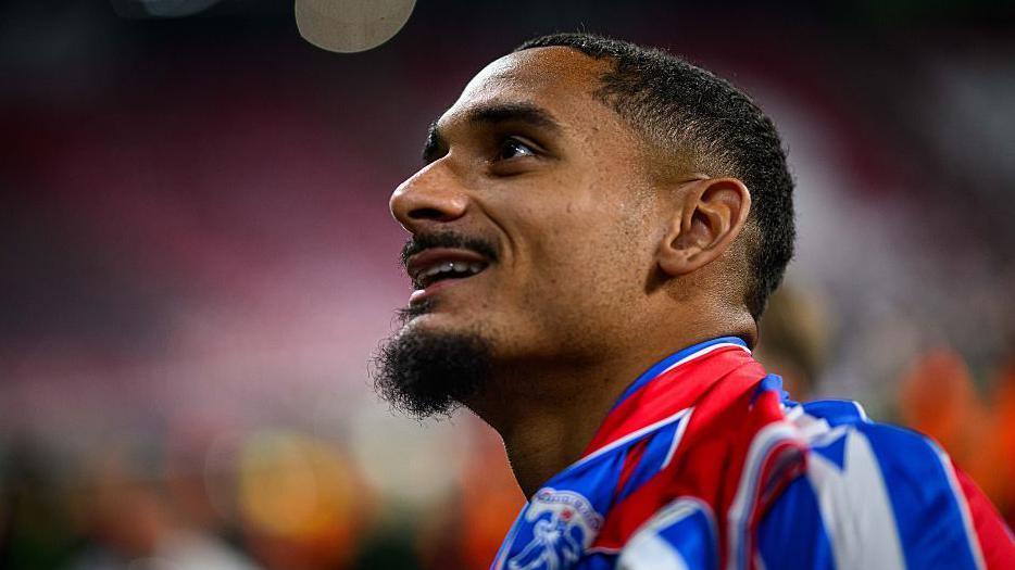 Chelsea Resmi Datangkan Bek Crystal Palace Maxence Lacroix dengan