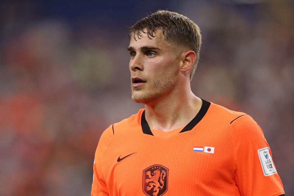 Barcelona dan Liverpool Tertarik pada Miki van de Ven