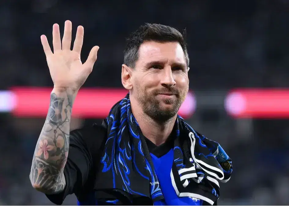 Momen Tak Terlupakan: Messi Hadiahkan 20 Motor untuk Staf
