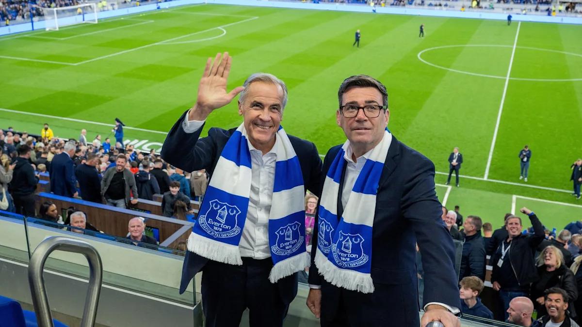 Burnham Desak Pencabutan Larangan Minum Alkohol di Stadion