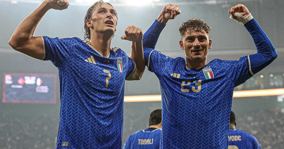 Esposito Mengenakan Seragam No.9 untuk Italia Melawan Turki