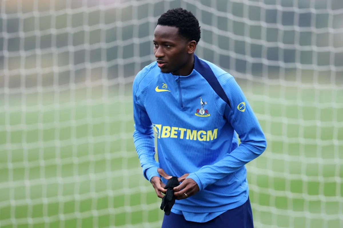 Everton Target Gelandang Spurs Sebelum Batas Waktu: Apakah